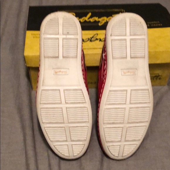 Red boat shoes - Picture 3 of 3